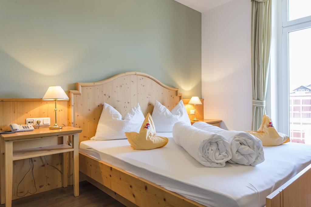 Hotel Kronplatz Olang ภายนอก รูปภาพ